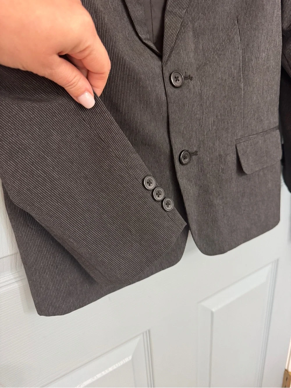Van Heusen Boys 10 Husky Black Gray Striped 2 Pc Suit Jacket Pants Set
